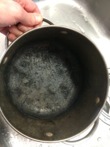 焦げた鍋
